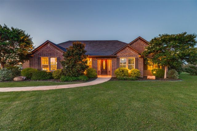158 Whispering Winds Drive, Gunter, TX 75058