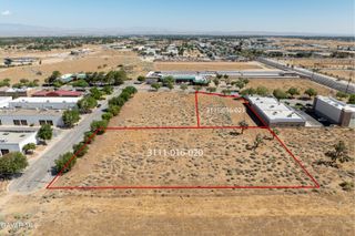 W Cor 11th Stw # M4, Palmdale, CA 93551