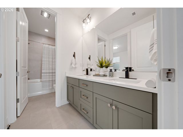 12904 Nw 30TH Ave, Vancouver, WA 98685