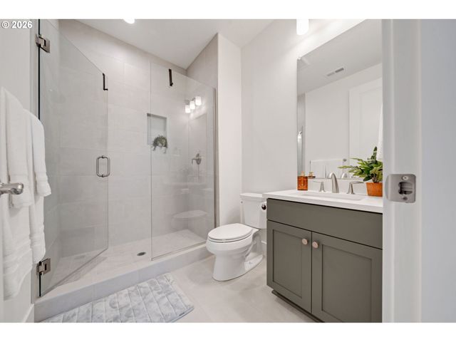 12904 Nw 30TH Ave, Vancouver, WA 98685