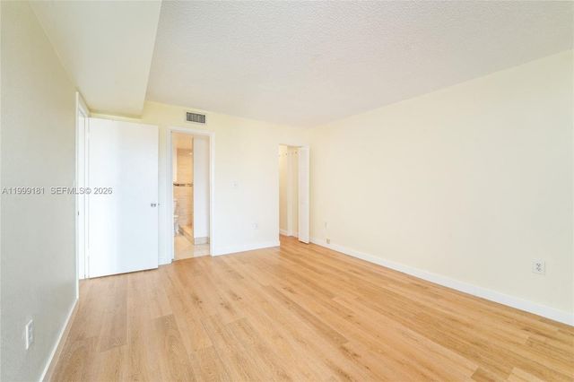 4801 NW 7th St 803-16, Miami, FL 33126