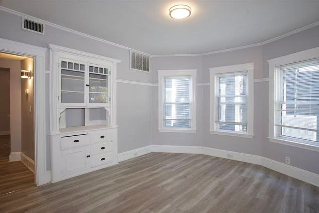 287 Medford St 1, Somerville, MA 02143