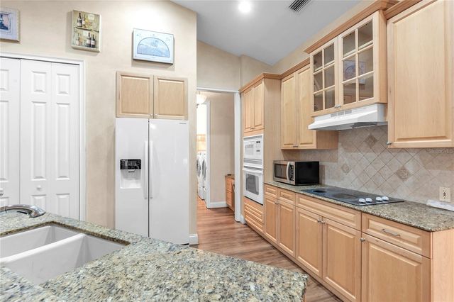 8882 BLOOMFIELD BOULEVARD, Sarasota, FL 34238