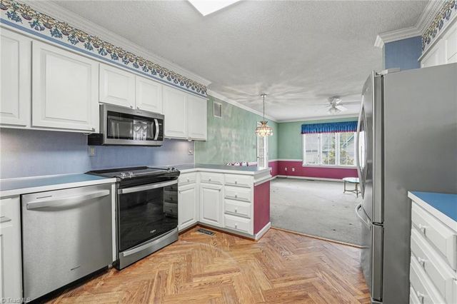 1007 Kings Arms Court, High Point, NC 27262