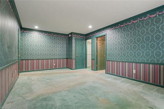 1007 Kings Arms Court, High Point, NC 27262