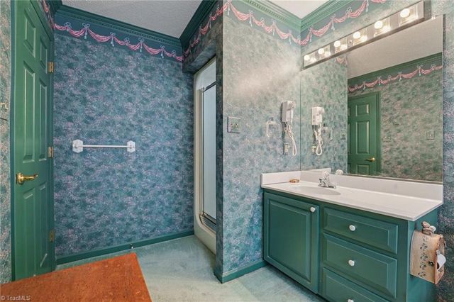 1007 Kings Arms Court, High Point, NC 27262