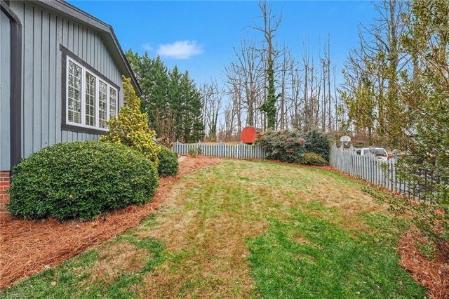 1007 Kings Arms Court, High Point, NC 27262