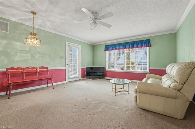 1007 Kings Arms Court, High Point, NC 27262