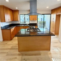 400 S Flower 8, Orange, CA 92868