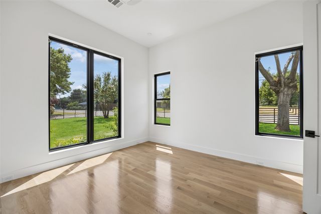 3807 Pallos Verdas Drive, Dallas, TX 75229