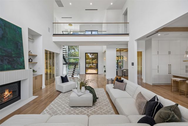 3807 Pallos Verdas Drive, Dallas, TX 75229