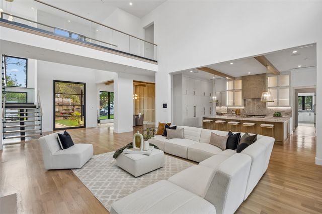 3807 Pallos Verdas Drive, Dallas, TX 75229