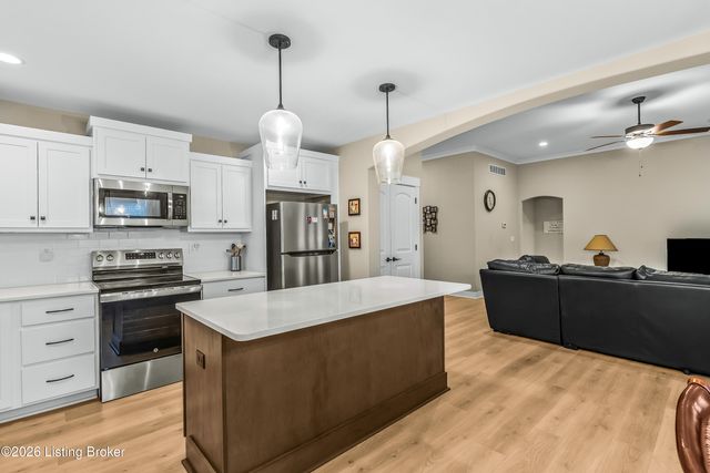 7910 Cultivator Ct, Louisville, KY 40291