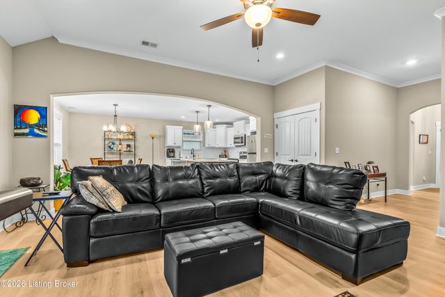 7910 Cultivator Ct, Louisville, KY 40291