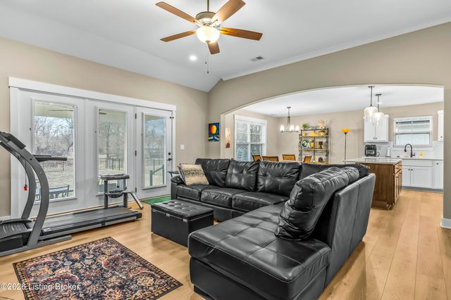 7910 Cultivator Ct, Louisville, KY 40291