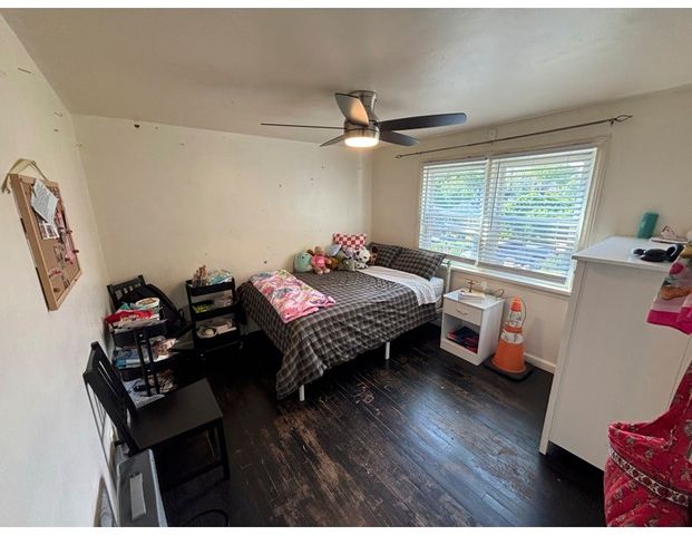 85 Adams Dr, Upper St Clair, PA 15241