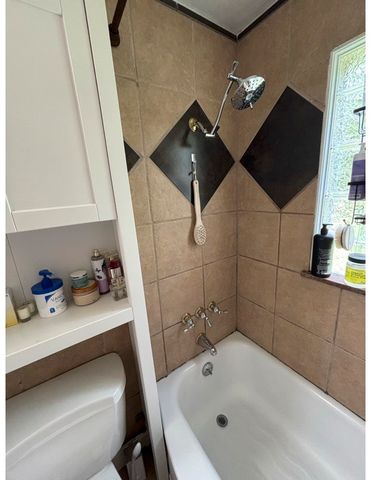 85 Adams Dr, Upper St Clair, PA 15241