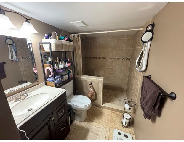 85 Adams Dr, Upper St Clair, PA 15241