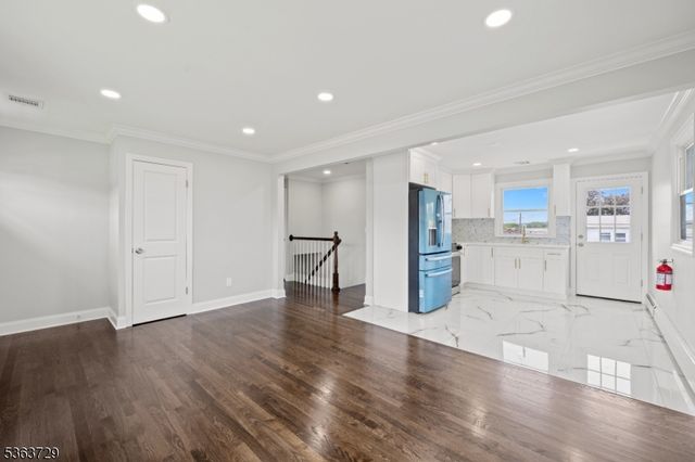 86 Mount Pleasant Ave, Woodland Park, NJ 07424