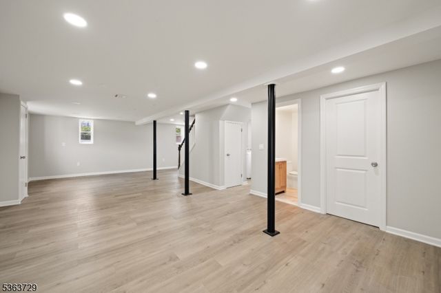 86 Mount Pleasant Ave, Woodland Park, NJ 07424