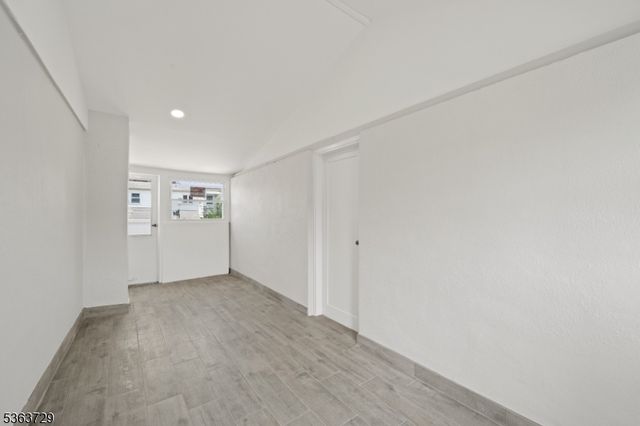 86 Mount Pleasant Ave, Woodland Park, NJ 07424
