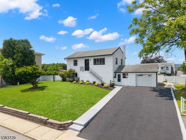 86 Mount Pleasant Ave, Woodland Park, NJ 07424