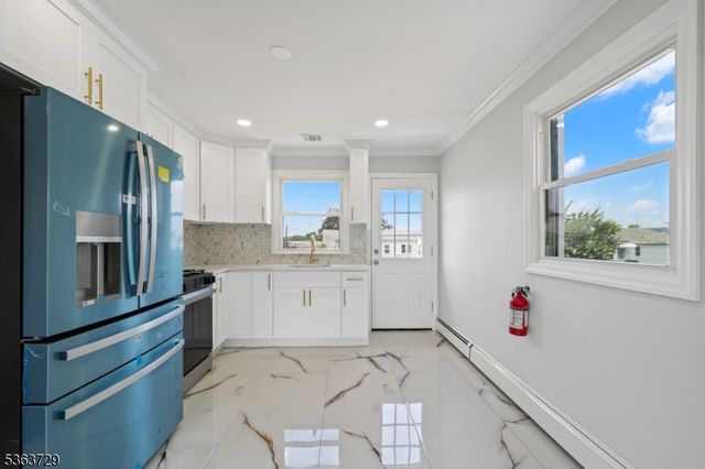 86 Mount Pleasant Ave, Woodland Park, NJ 07424