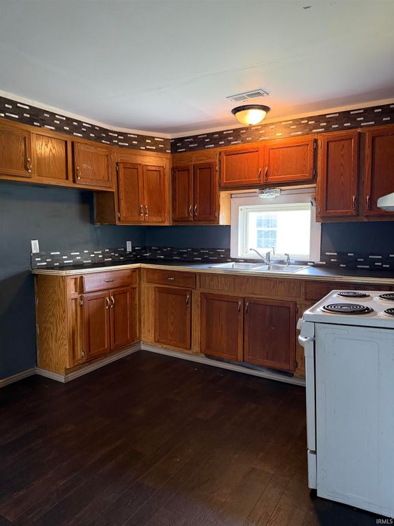 615 Mercer Avenue, Goshen, IN 46528