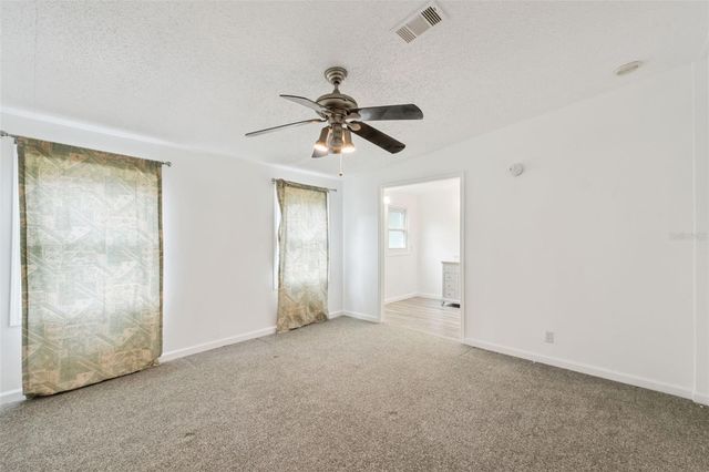 42 MAPLEHURST AVENUE, Debary, FL 32713