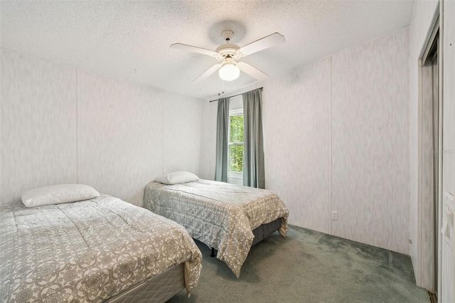 42 MAPLEHURST AVENUE, Debary, FL 32713
