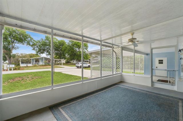42 MAPLEHURST AVENUE, Debary, FL 32713