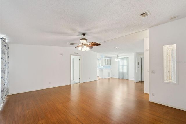 42 MAPLEHURST AVENUE, Debary, FL 32713