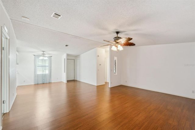 42 MAPLEHURST AVENUE, Debary, FL 32713