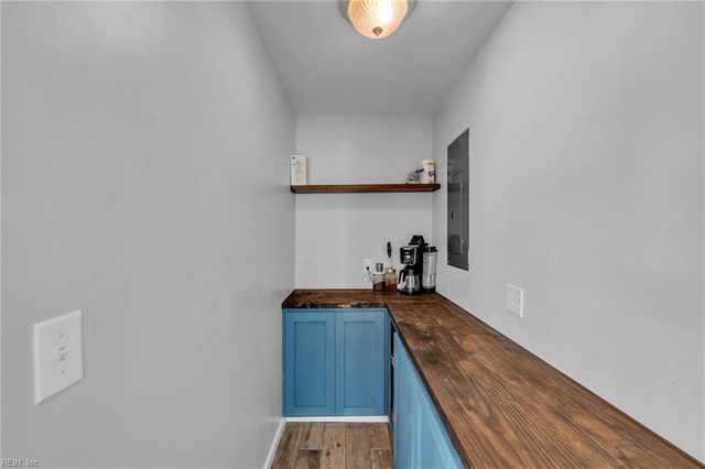 1700 Dandy Loop RD, Yorktown, VA 23692