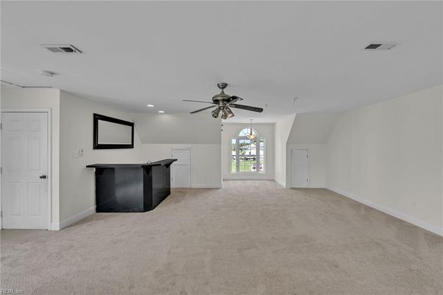 1700 Dandy Loop RD, Yorktown, VA 23692