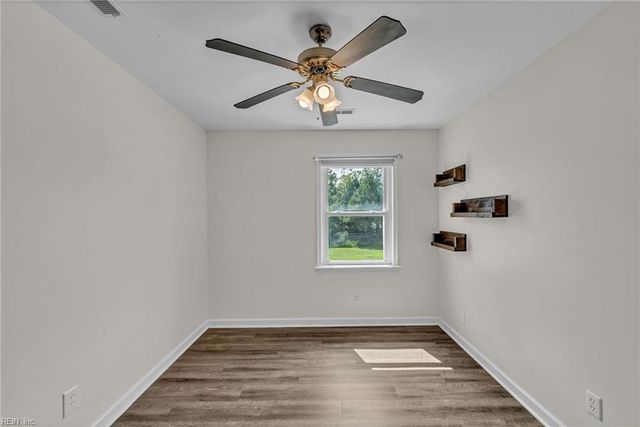 1700 Dandy Loop RD, Yorktown, VA 23692
