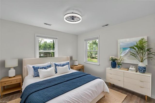 1700 Dandy Loop RD, Yorktown, VA 23692