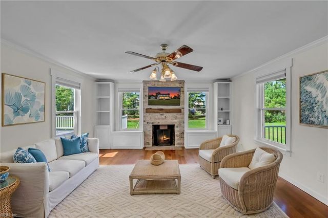 1700 Dandy Loop RD, Yorktown, VA 23692