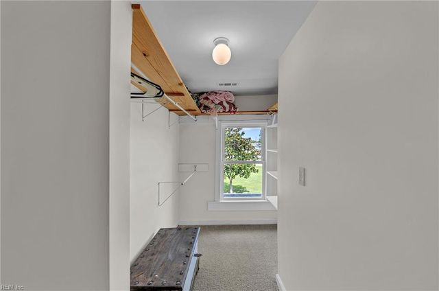 1700 Dandy Loop RD, Yorktown, VA 23692