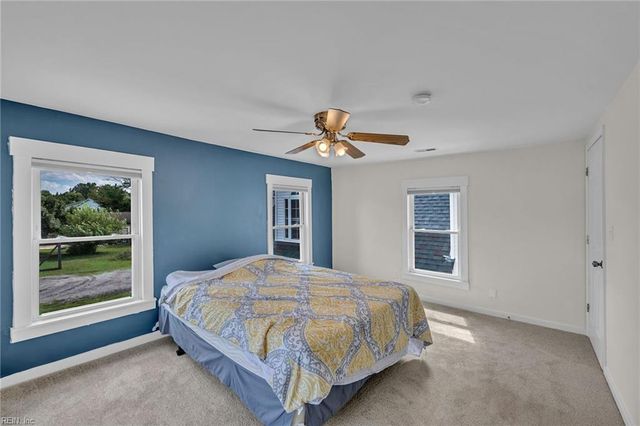 1700 Dandy Loop RD, Yorktown, VA 23692