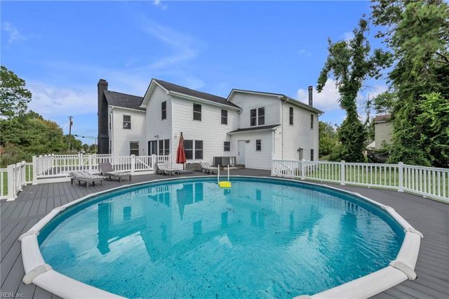 1700 Dandy Loop RD, Yorktown, VA 23692