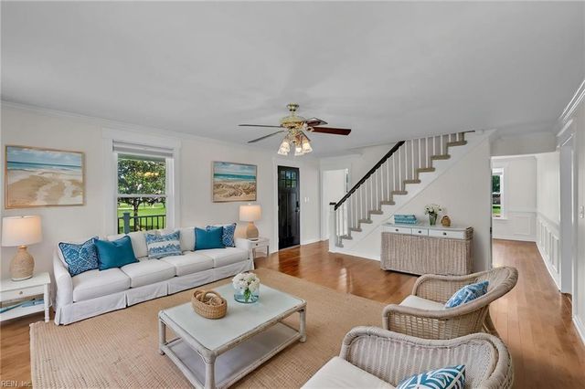 1700 Dandy Loop RD, Yorktown, VA 23692