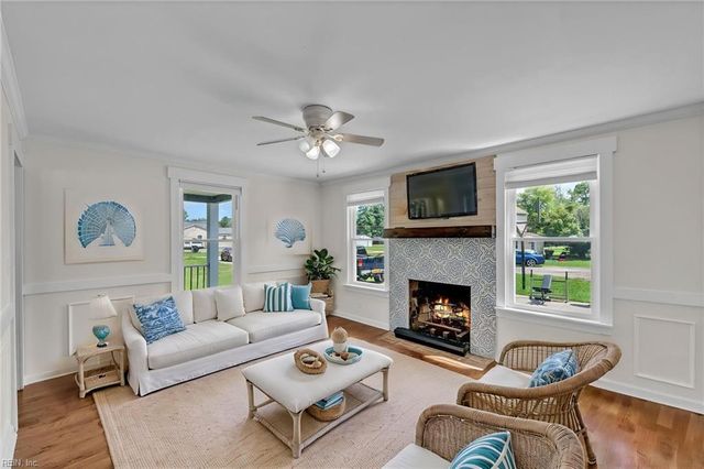 1700 Dandy Loop RD, Yorktown, VA 23692