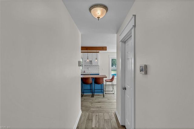 1700 Dandy Loop RD, Yorktown, VA 23692