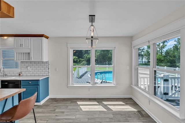 1700 Dandy Loop RD, Yorktown, VA 23692