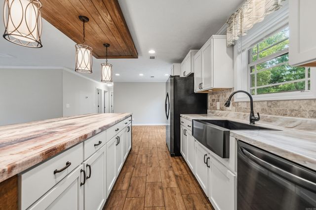 764 Whitfield Road, Pearcy, AR 71964