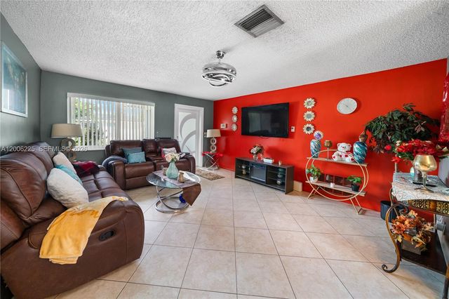 4402 NW 44th Ave, Tamarac, FL 33319
