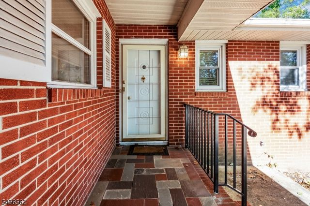 58 Arden St, Franklin Twp., NJ 08873