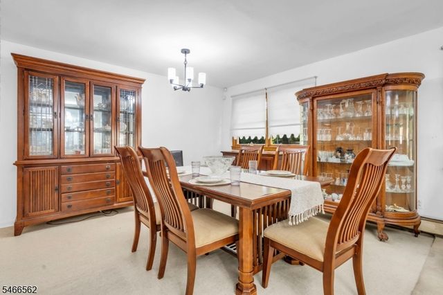 58 Arden St, Franklin Twp., NJ 08873