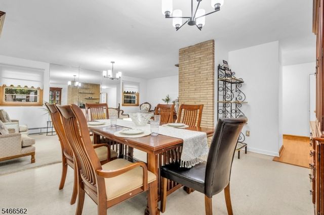 58 Arden St, Franklin Twp., NJ 08873